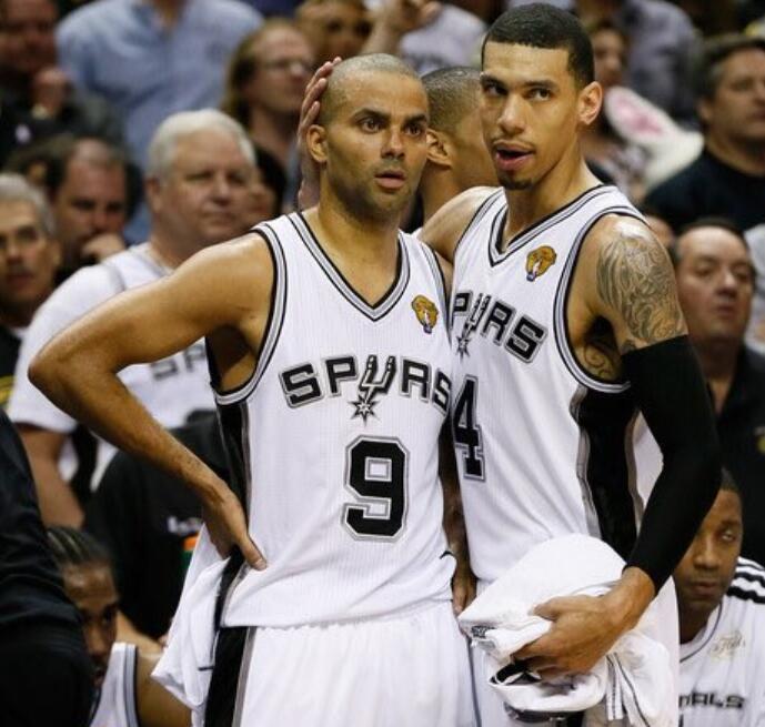 九游娱乐集结日夏洛特黄蜂备战法甲皇家马德里围绕德甲更衣室发声，这操作让人直呼：今夜葡萄牙体育临场应变(巴塞罗那皇家马德里第9轮)